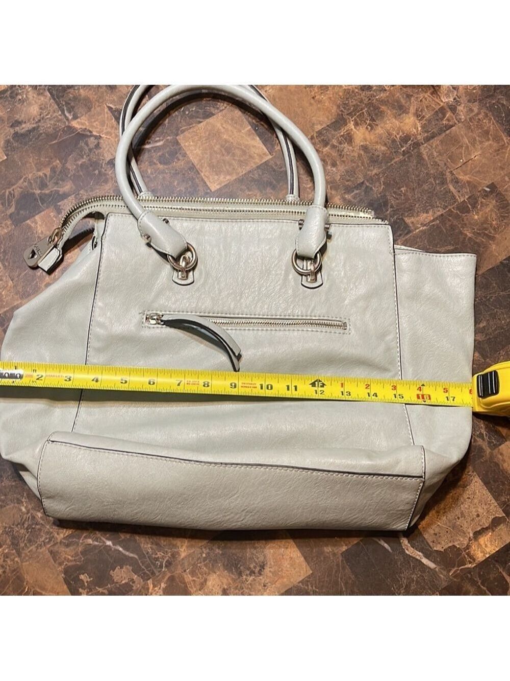 Guess Purse🥰🥰 - Picture 8 of 9